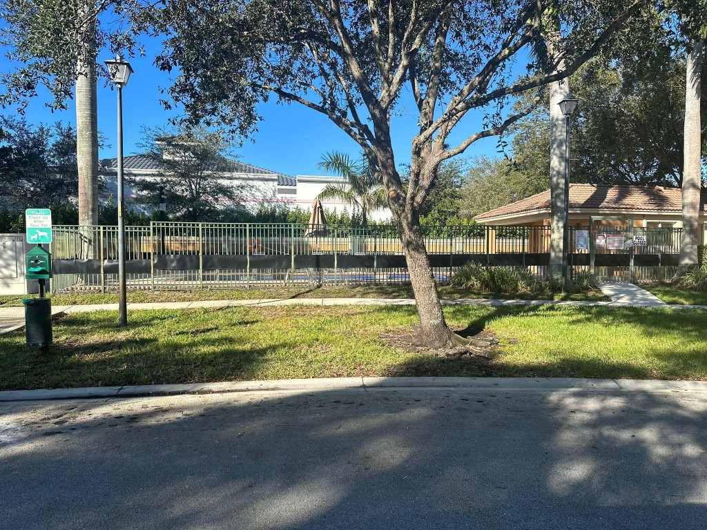 PARK TERRACES TOWNHOME - Residential Lease