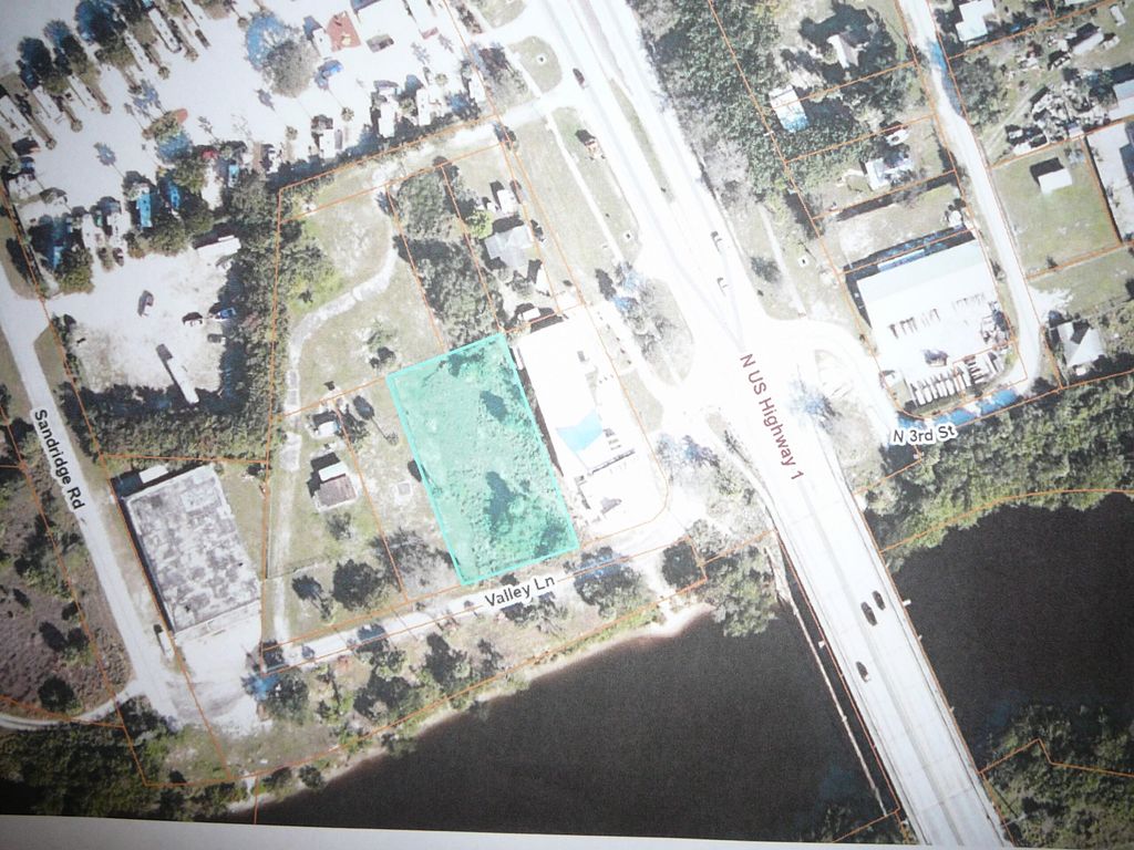 Photo of 904 Valley Lane, Fort Pierce, FL 34946 (MLS # R11113081)