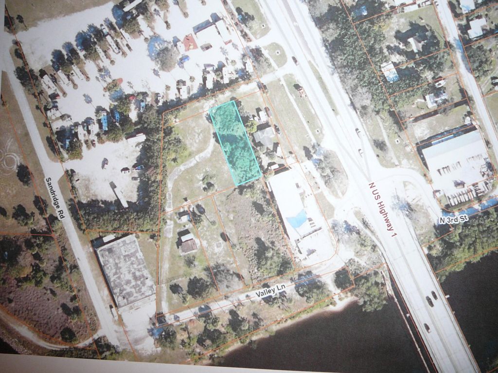 Photo of 904 Valley Lane, Fort Pierce, FL 34946 (MLS # R11113081)