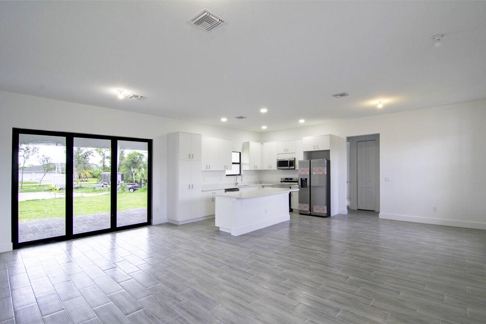 PORT CHARLOTTE SEC 82 - Residential Lease