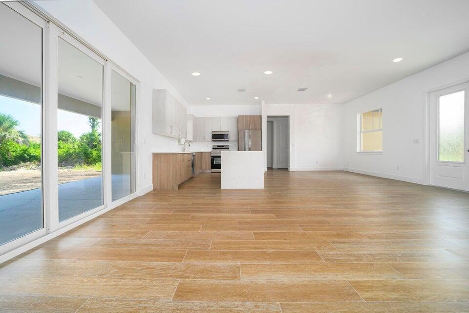 PORT CHARLOTTE SEC 82 - Residential Lease