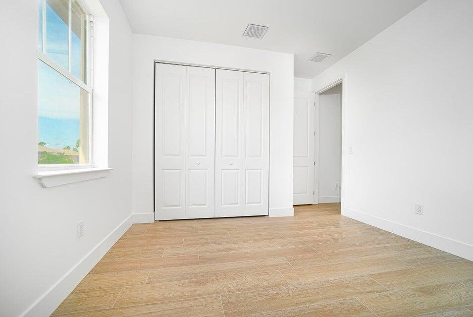 PORT CHARLOTTE SEC 82 - Residential Lease