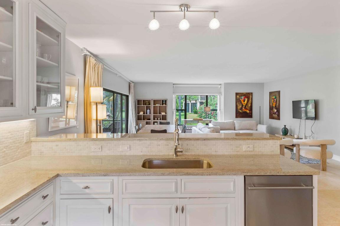 LA QUINTA CONDO - Residential