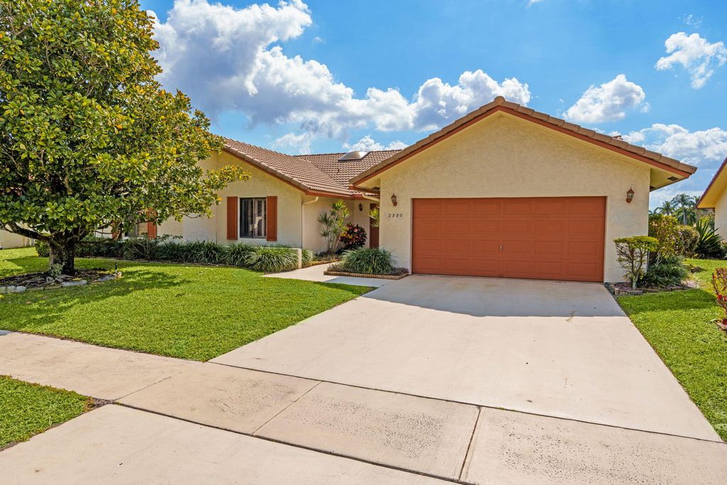 Photo of 2330 SW 23rd Cranbrook Drive, Boynton Beach, FL 33436 (MLS # R11166325)