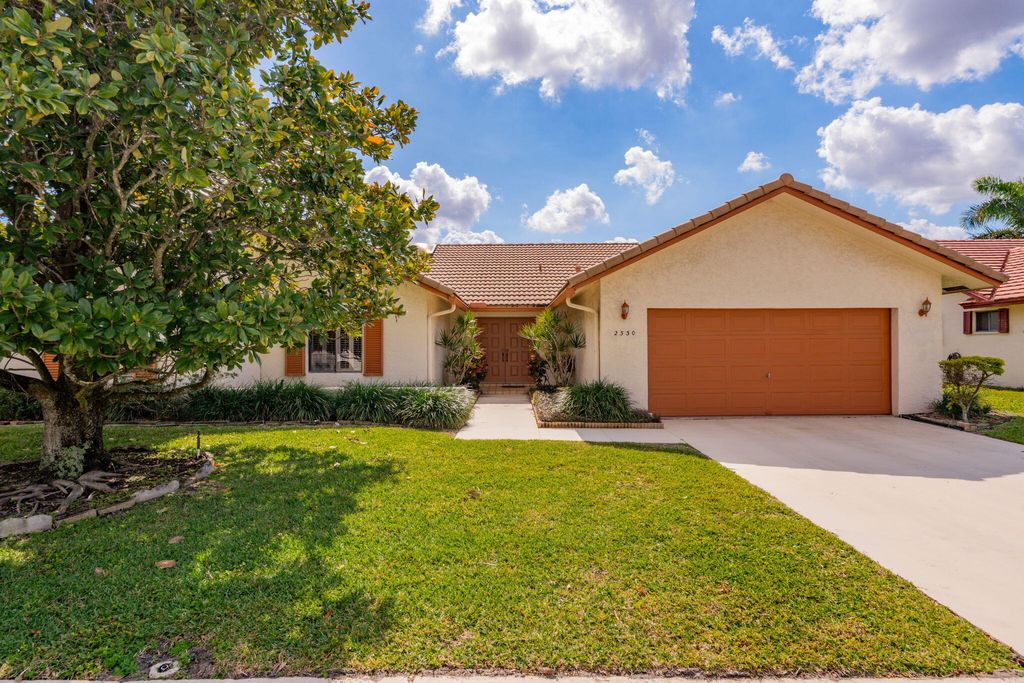 Photo of 2330 SW 23rd Cranbrook Drive, Boynton Beach, FL 33436 (MLS # R11166325)
