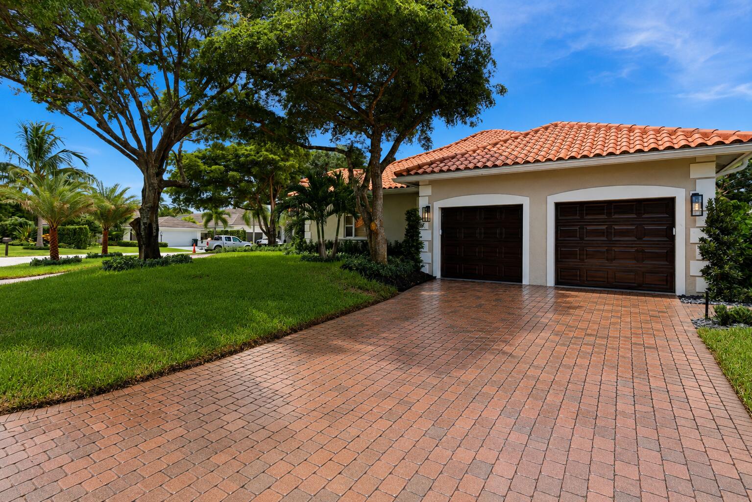 950 Greensward Lane