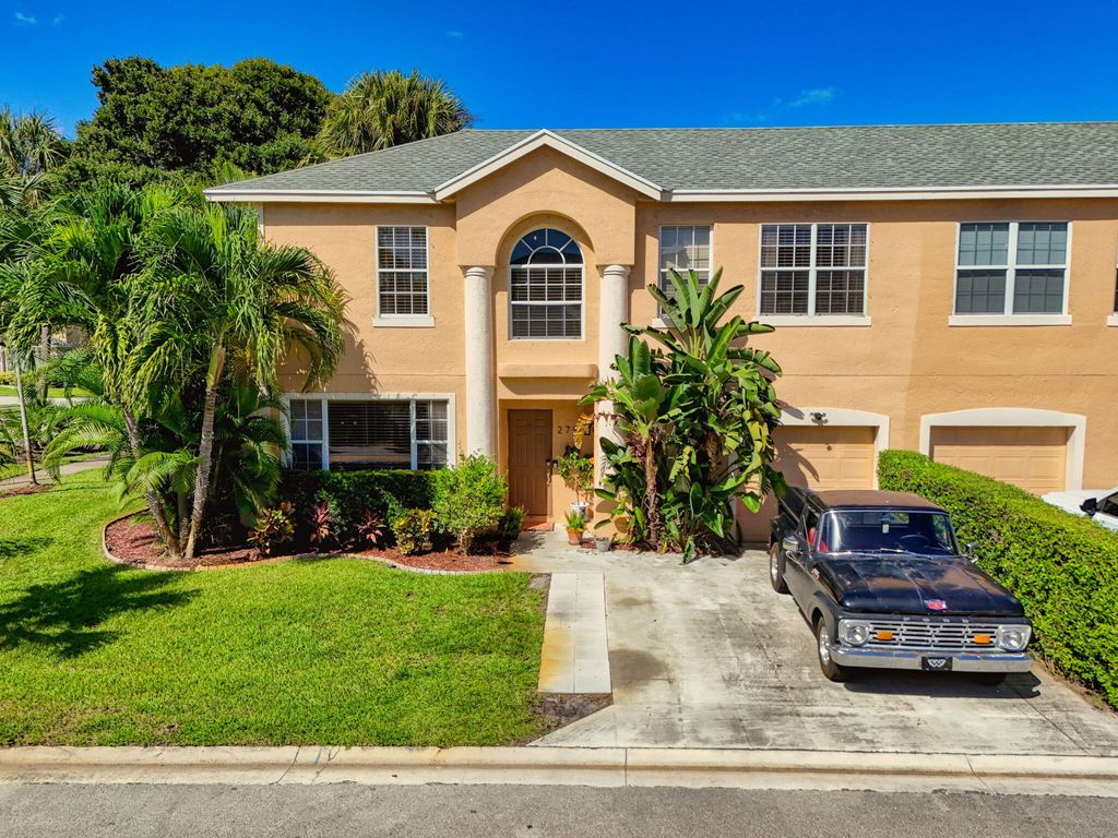 Photo of 279 Live Oak Lane, Jupiter, FL 33458 (MLS # R11132457)