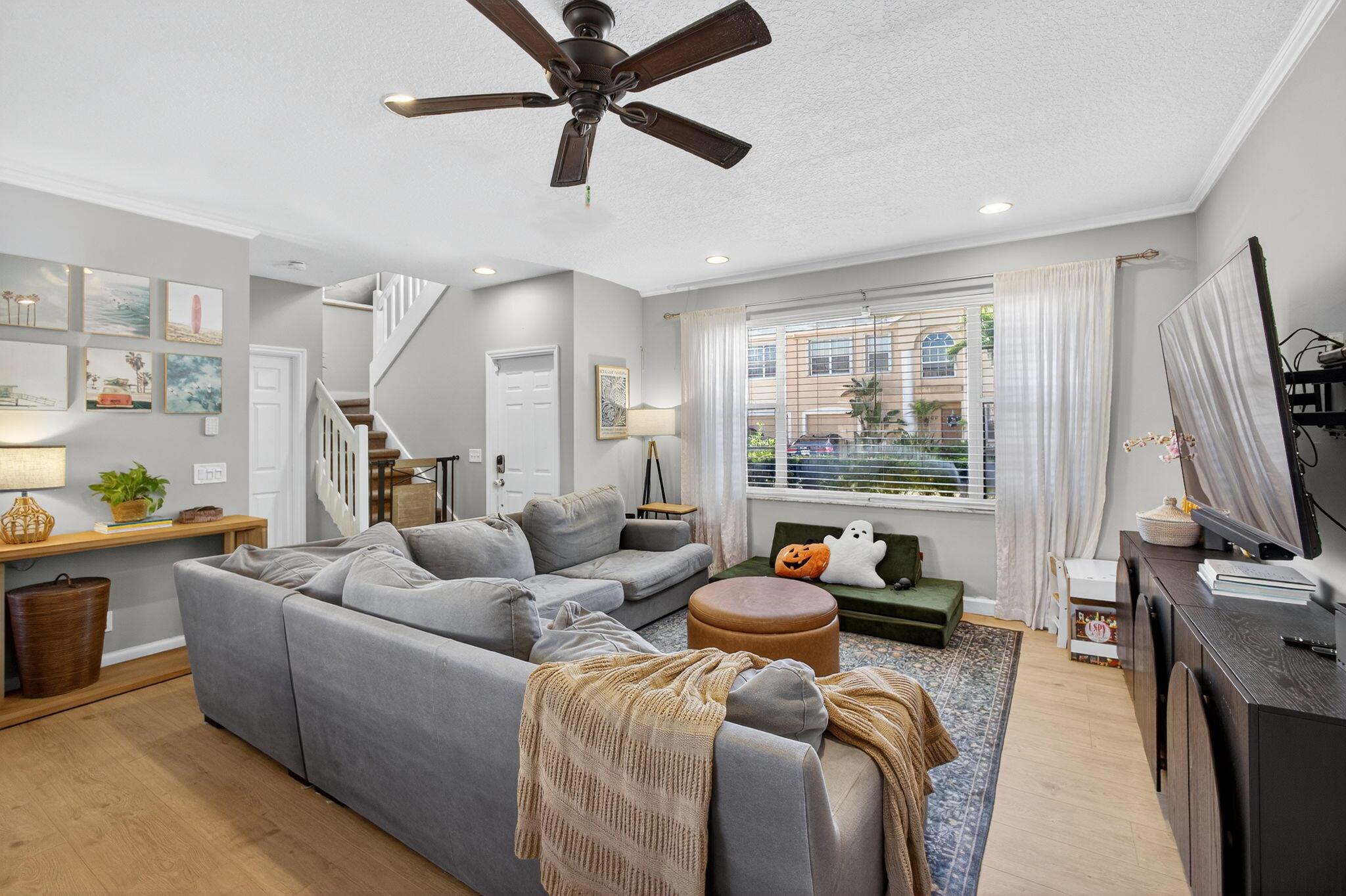 279 Live Oak Lane
