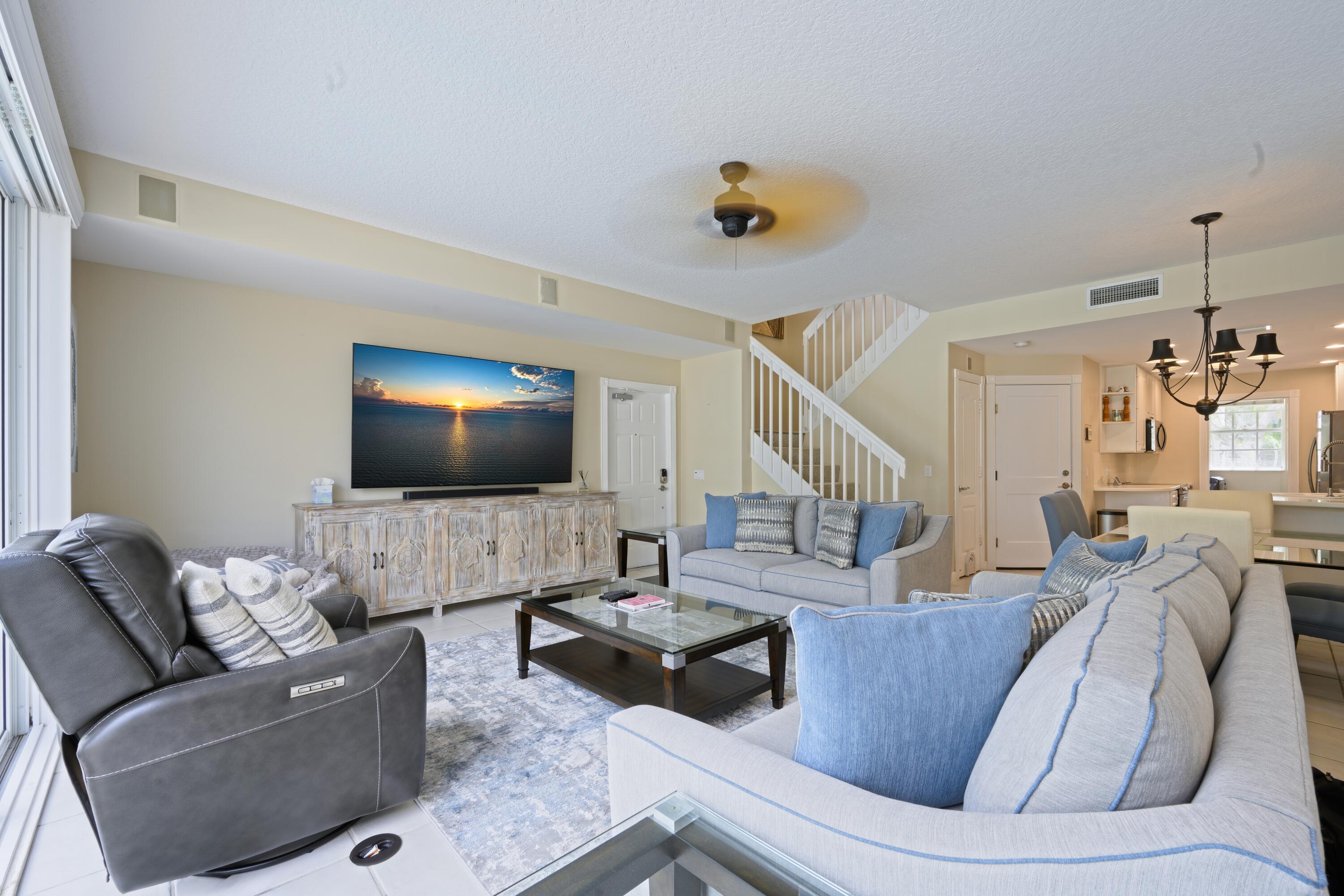 435 Capistrano Drive