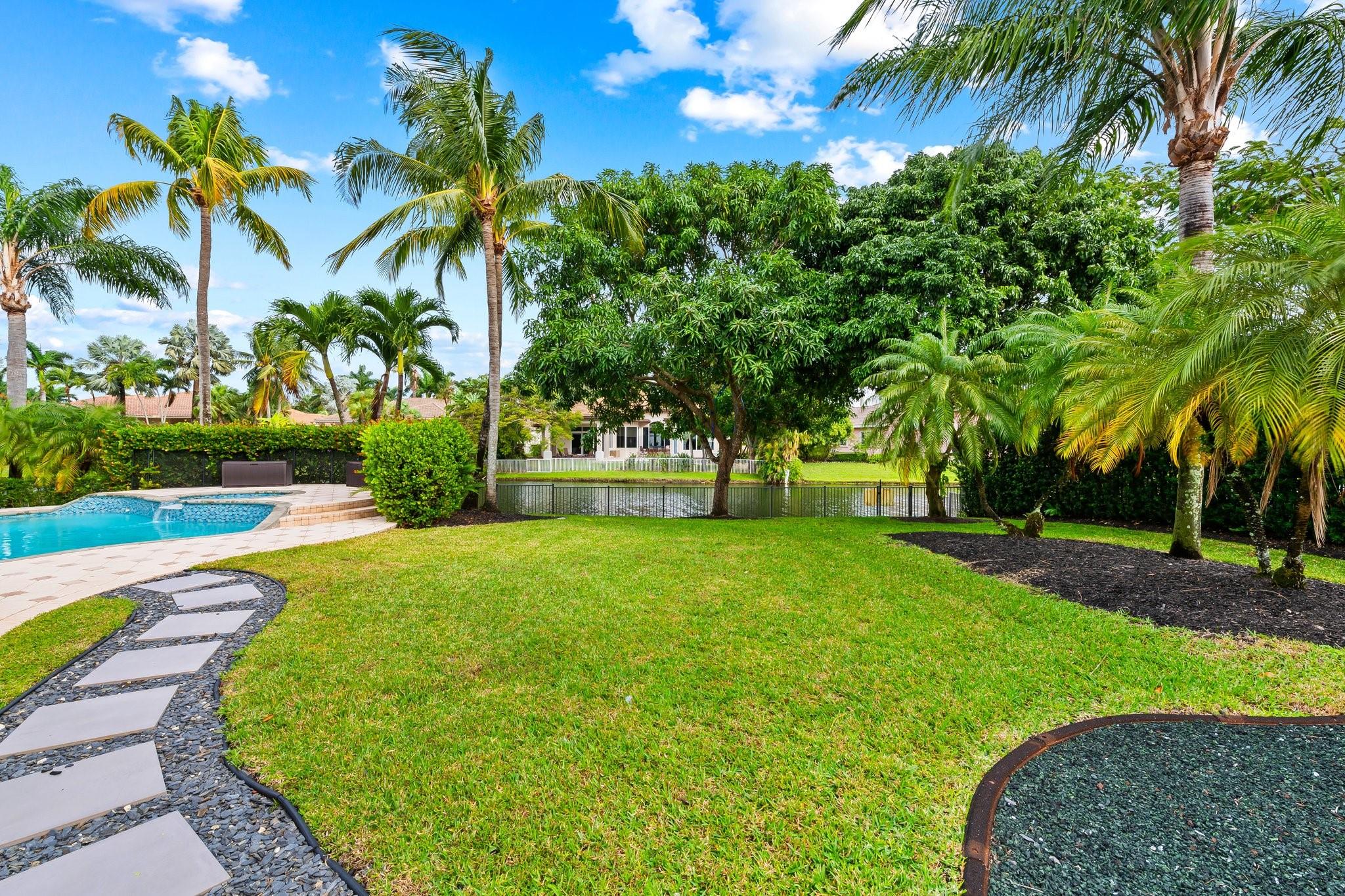 The Enclave 2nd Sec 156-8 - Residential