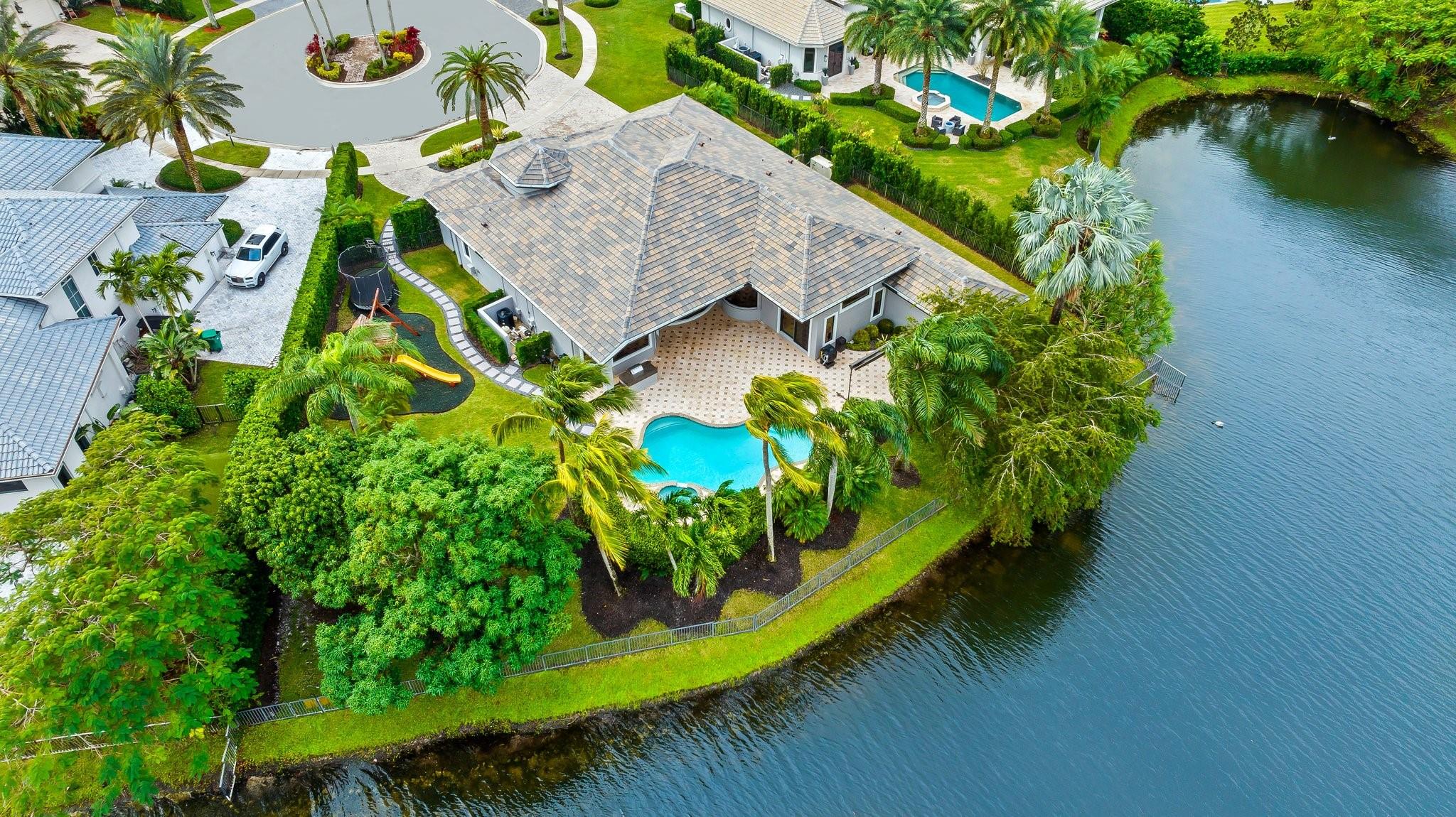 The Enclave 2nd Sec 156-8 - Residential