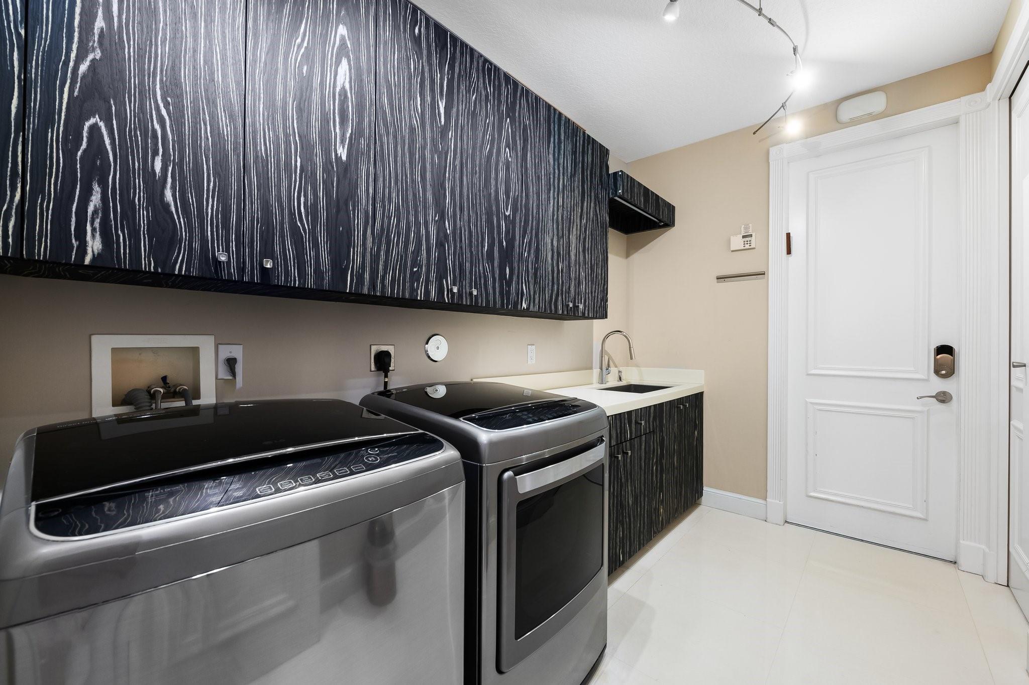 The Enclave 2nd Sec 156-8 - Residential