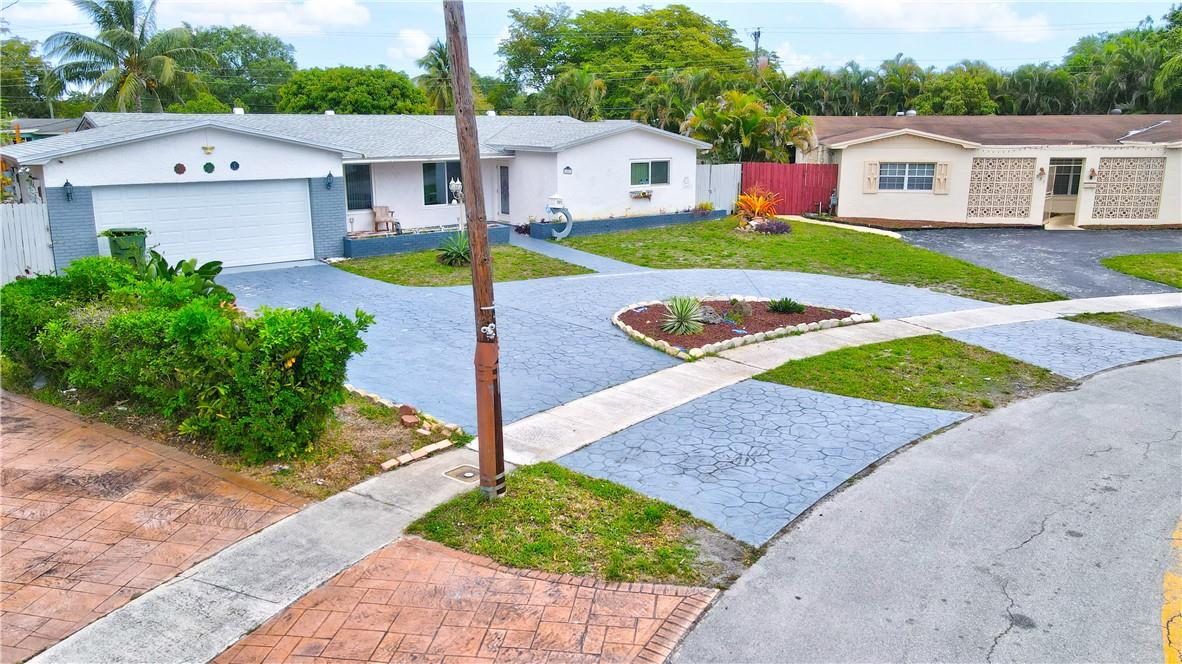 521 SW 70th Ter