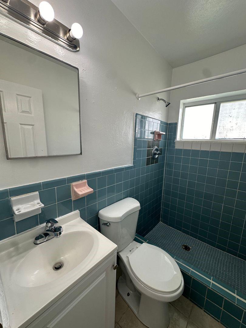 Beverly Park 25-44 B - Residential Lease