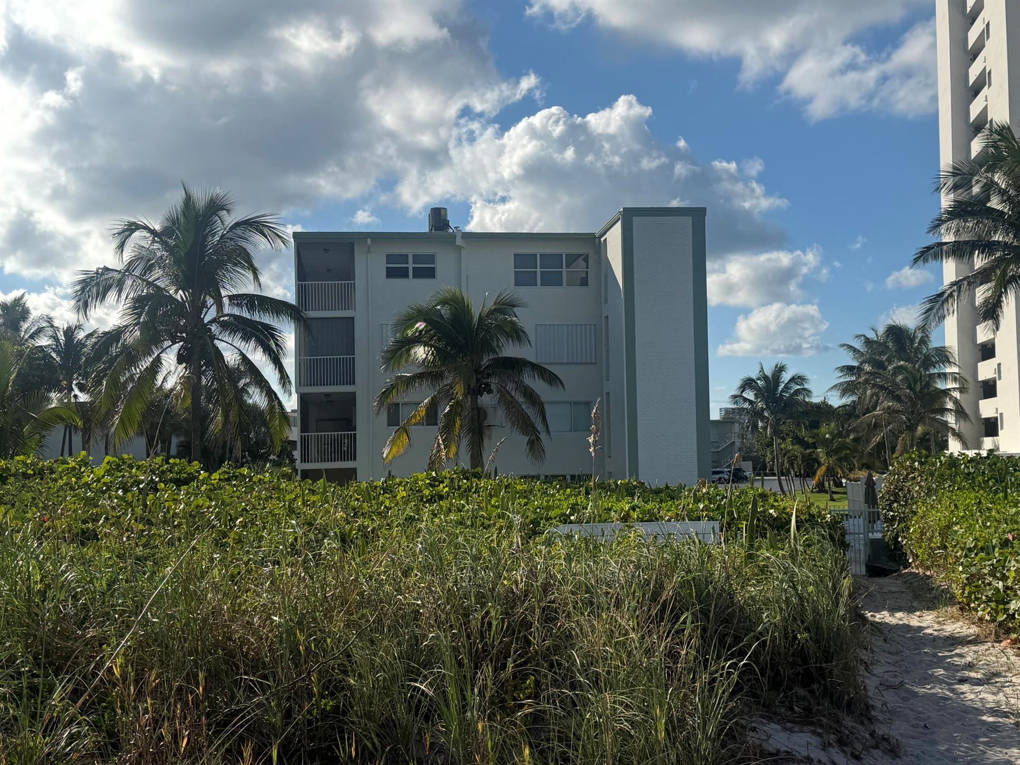 VILLAS ON THE OCEAN - Residential Lease