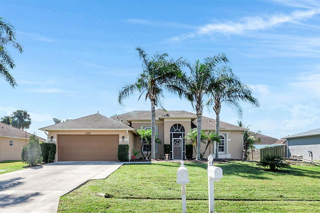 Photo of 1038 SW Fisherman Avenue, Port Saint Lucie, FL 34953 (MLS # F10531963)