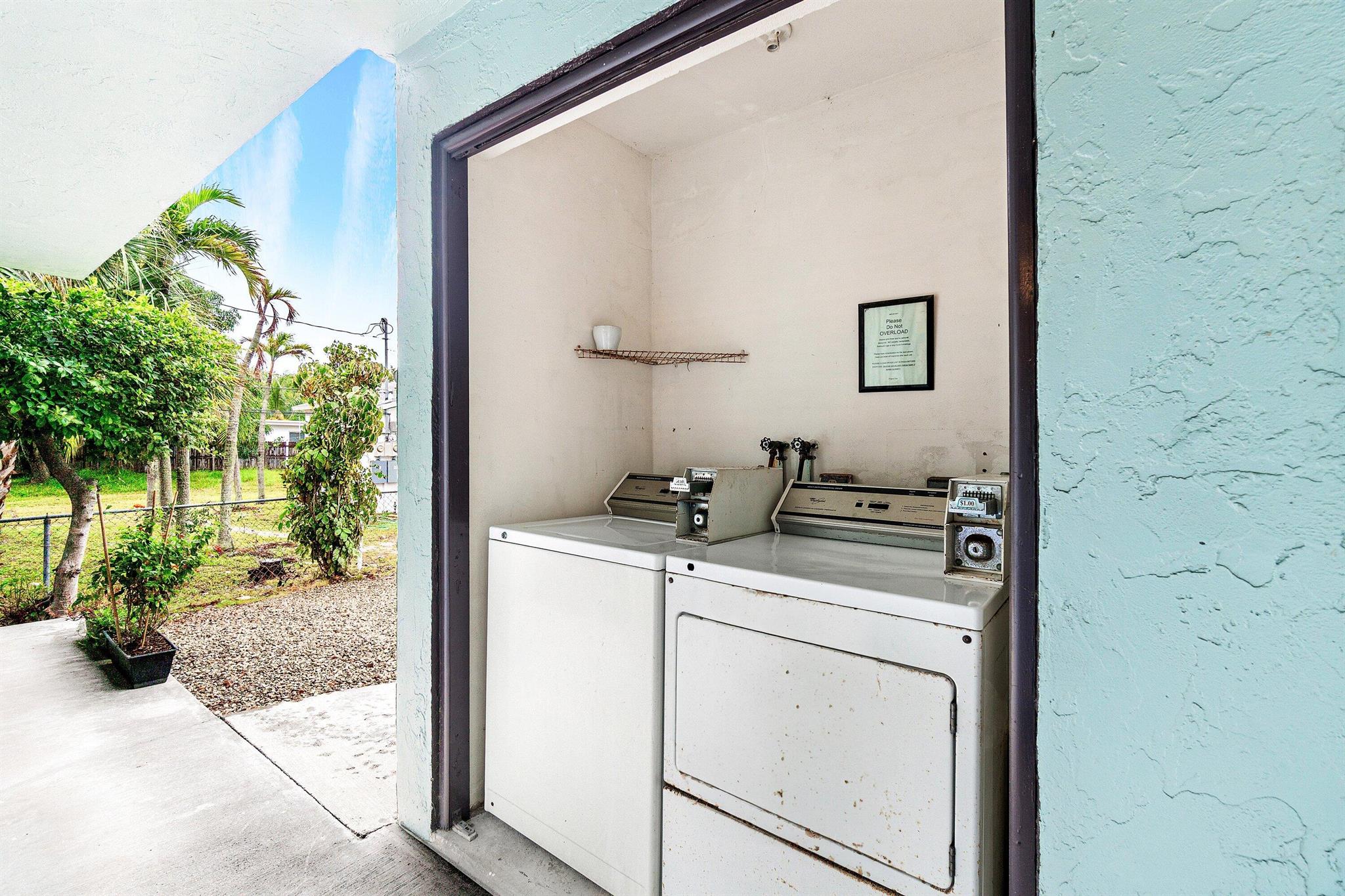 LAKE WORTH TOWN OF - Residential Lease