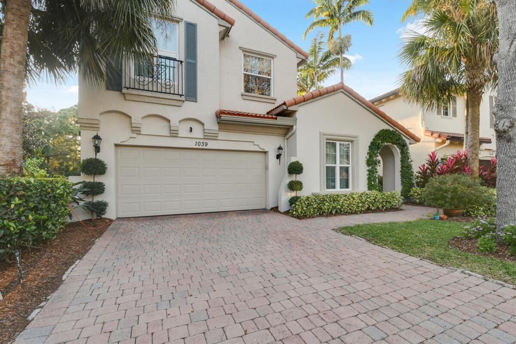 Photo of 1039 Vintner Boulevard, Palm Beach Gardens, FL 33410 (MLS # R10764482)
