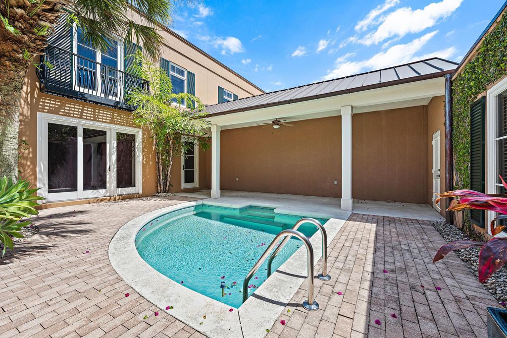 Photo of 11759 SE Florida Avenue, Hobe Sound, FL 33455 (MLS # R10972094)