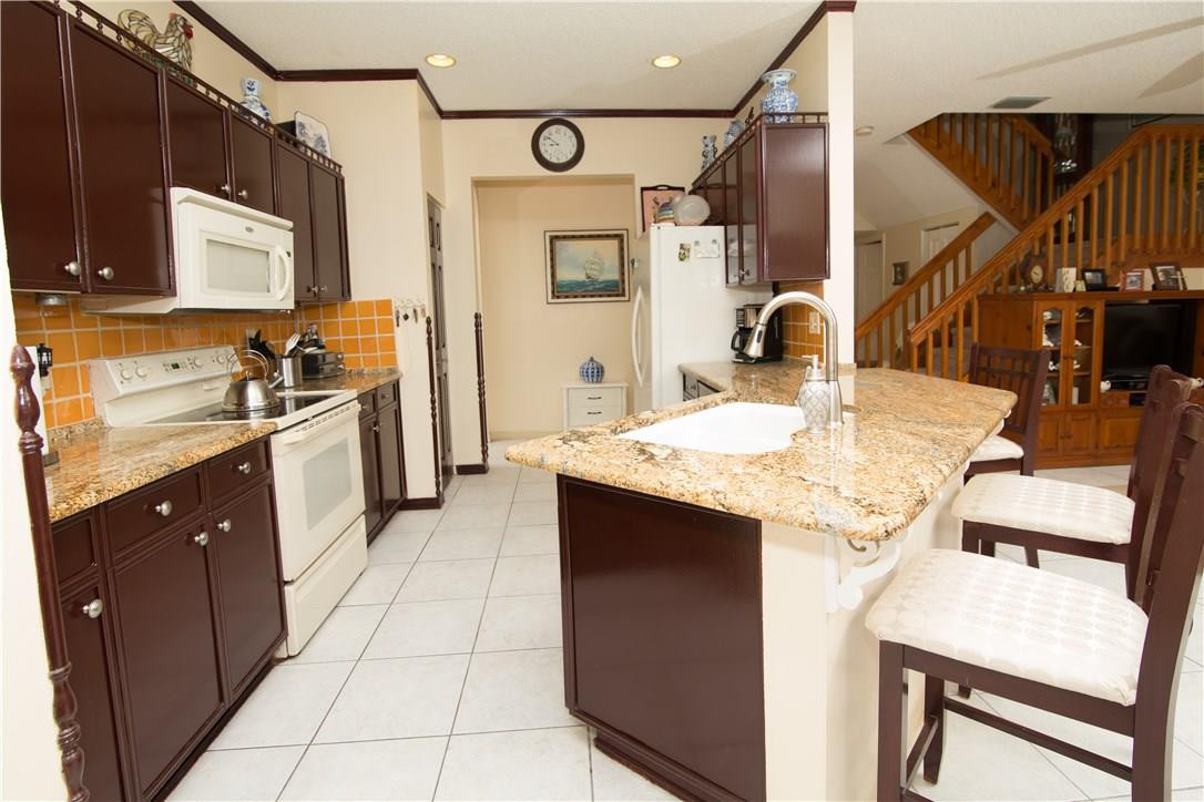 Coco Lakes 155-25 B - Residential