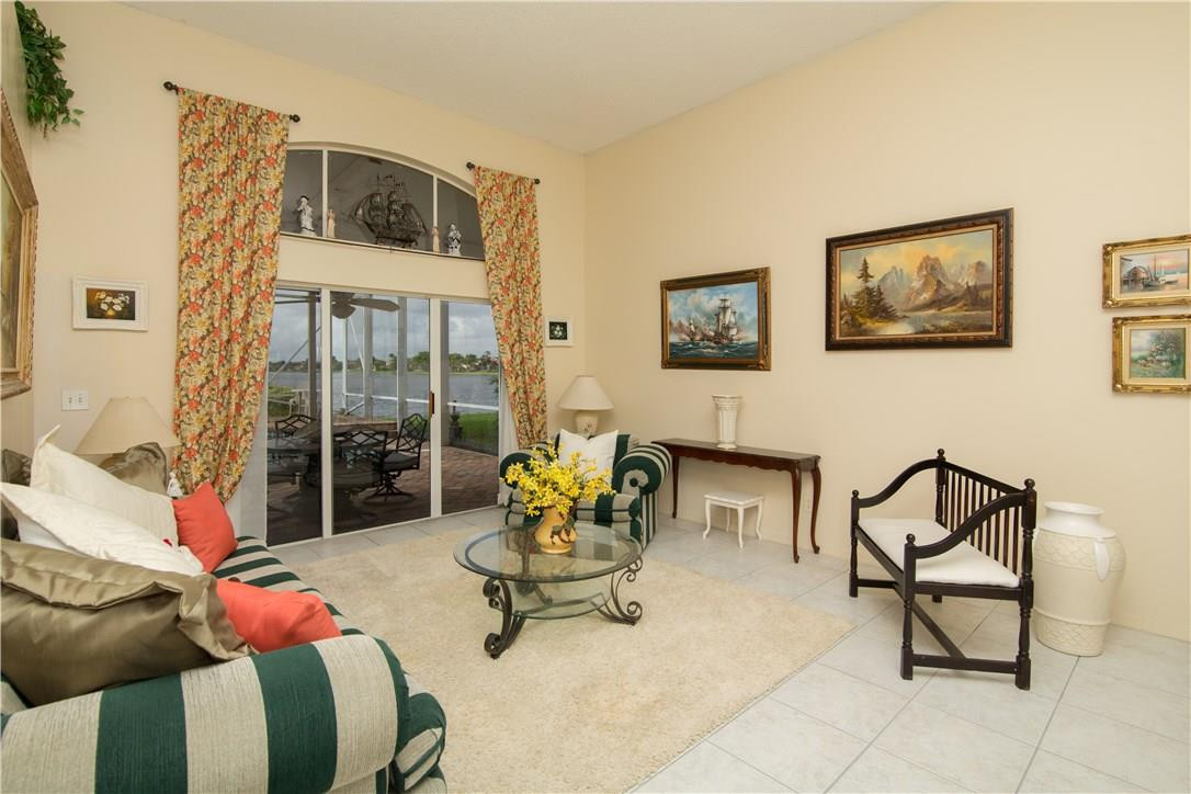 Coco Lakes 155-25 B - Residential