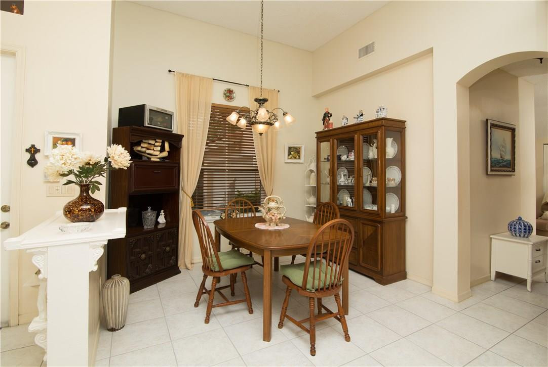 Coco Lakes 155-25 B - Residential