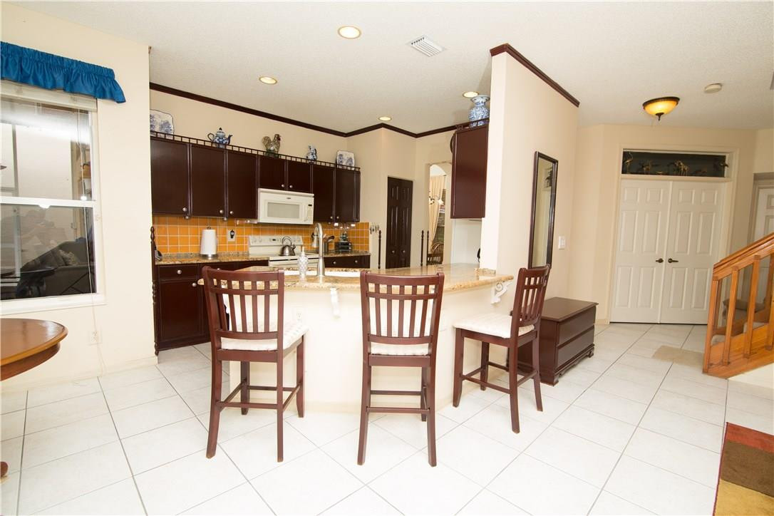 Coco Lakes 155-25 B - Residential