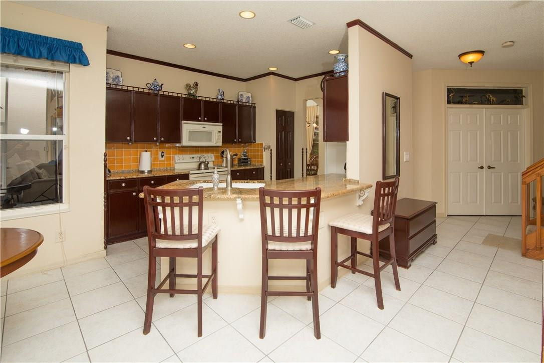 Coco Lakes 155-25 B - Residential