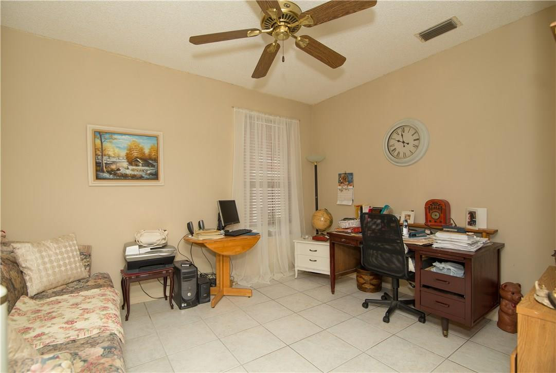 Coco Lakes 155-25 B - Residential