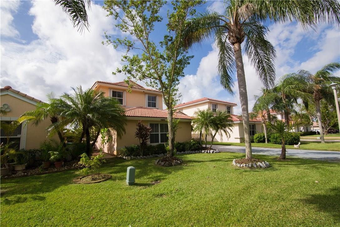 Coco Lakes 155-25 B - Residential