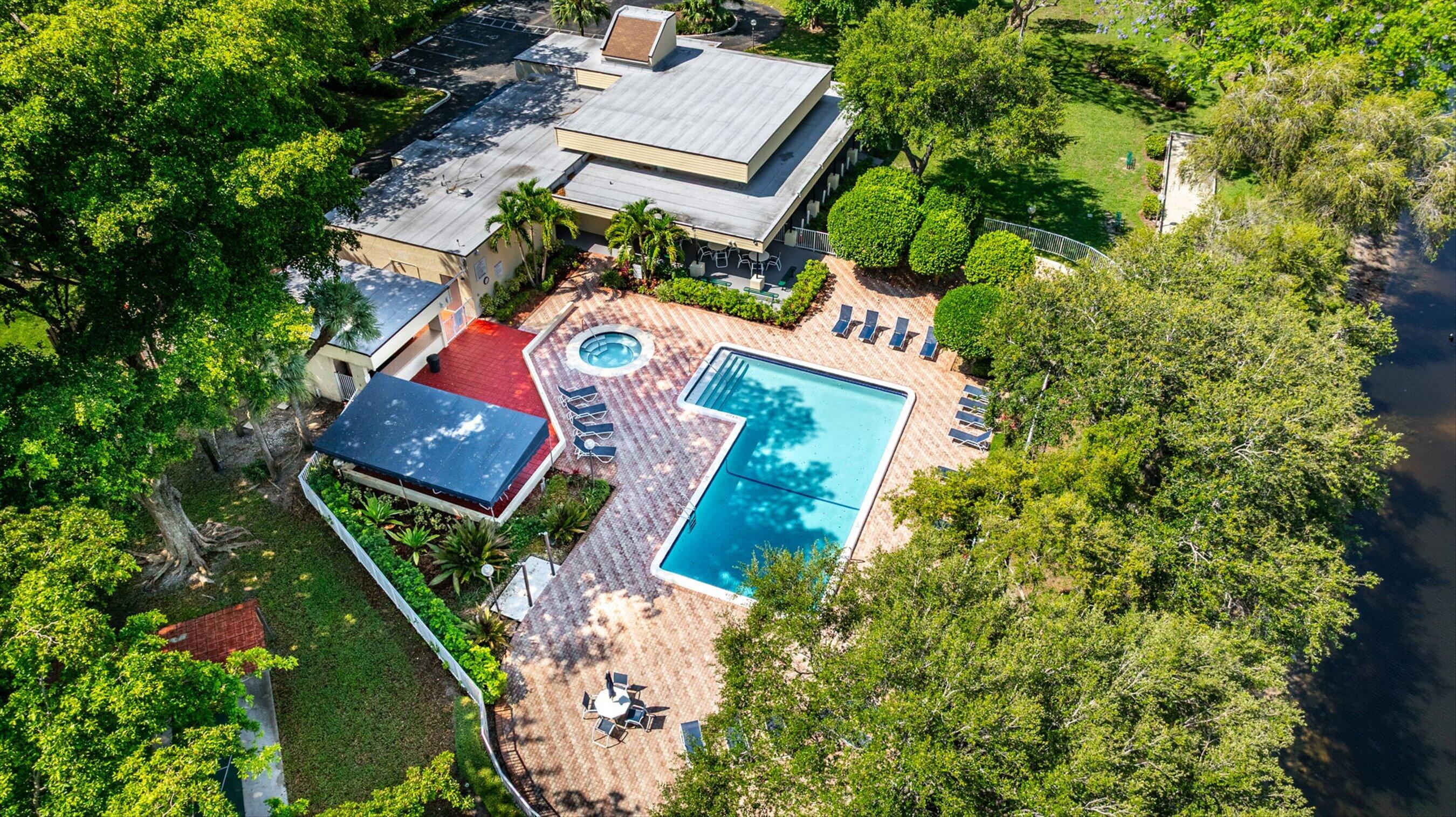 MEADOWRIDGE EAST CONDO - Residential