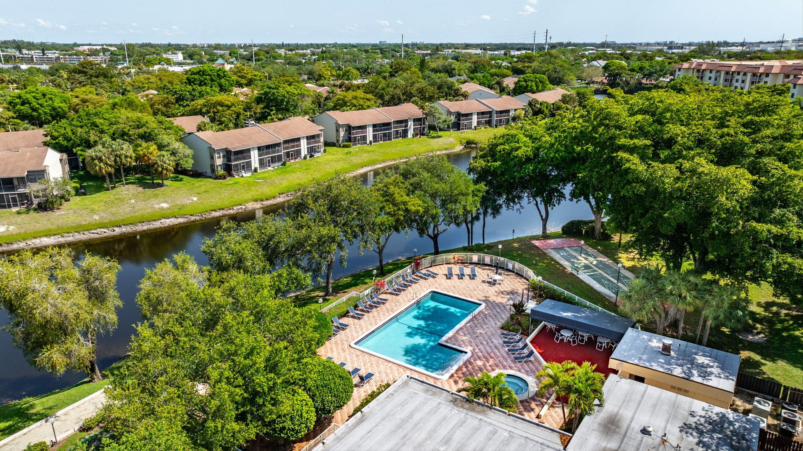 MEADOWRIDGE EAST CONDO - Residential