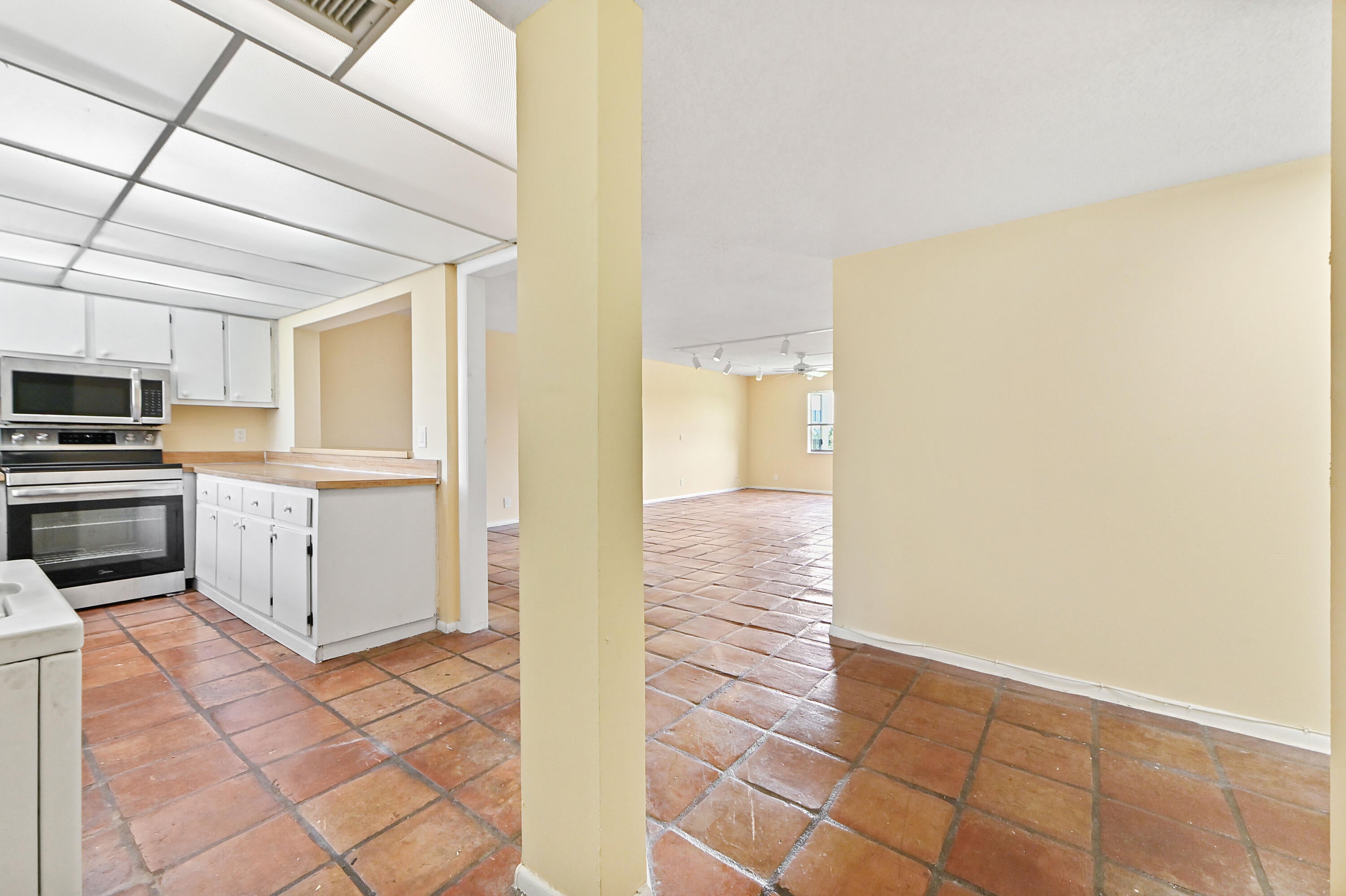 2820 Tennis Club Drive 401