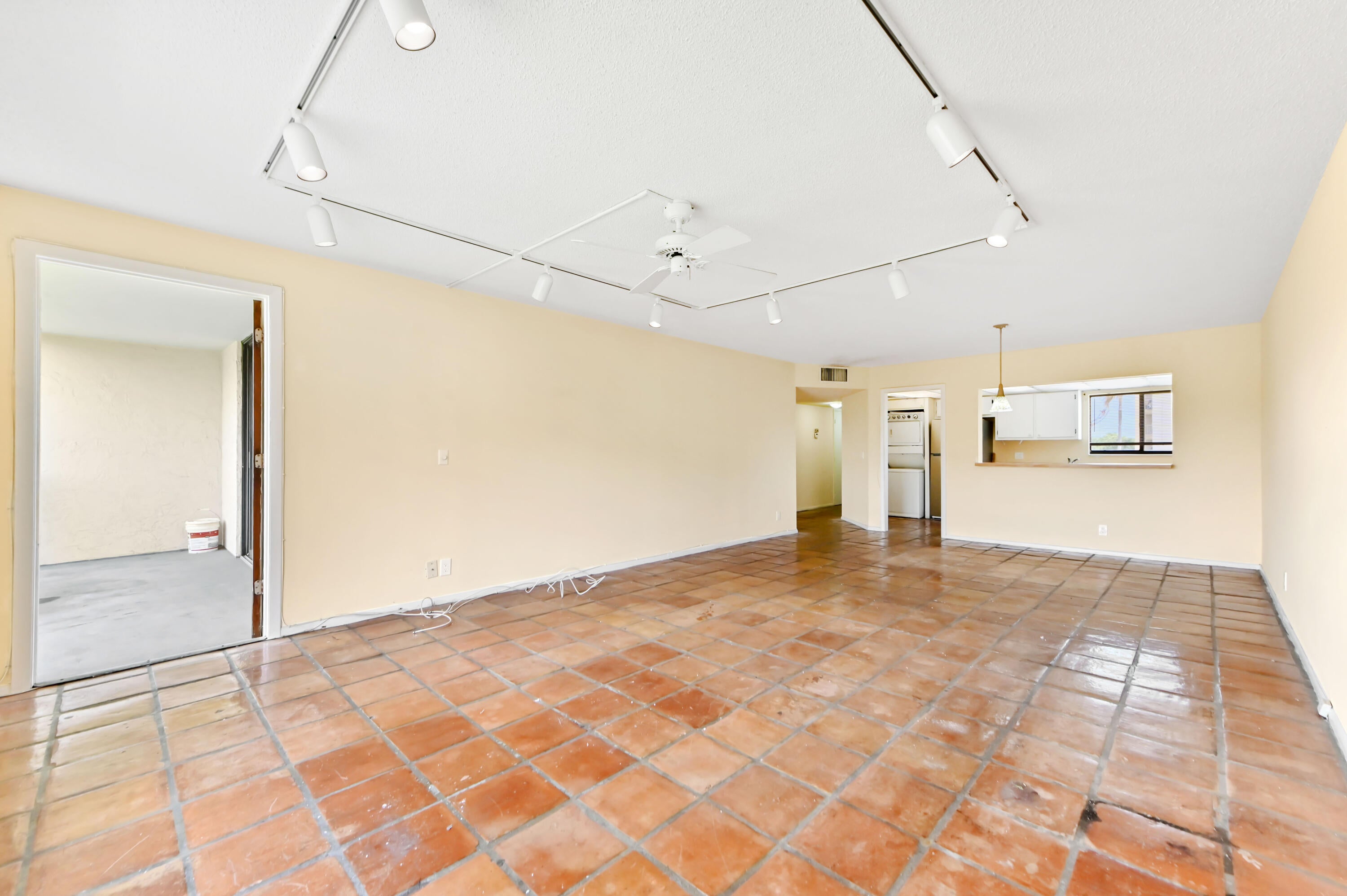 2820 Tennis Club Drive 401