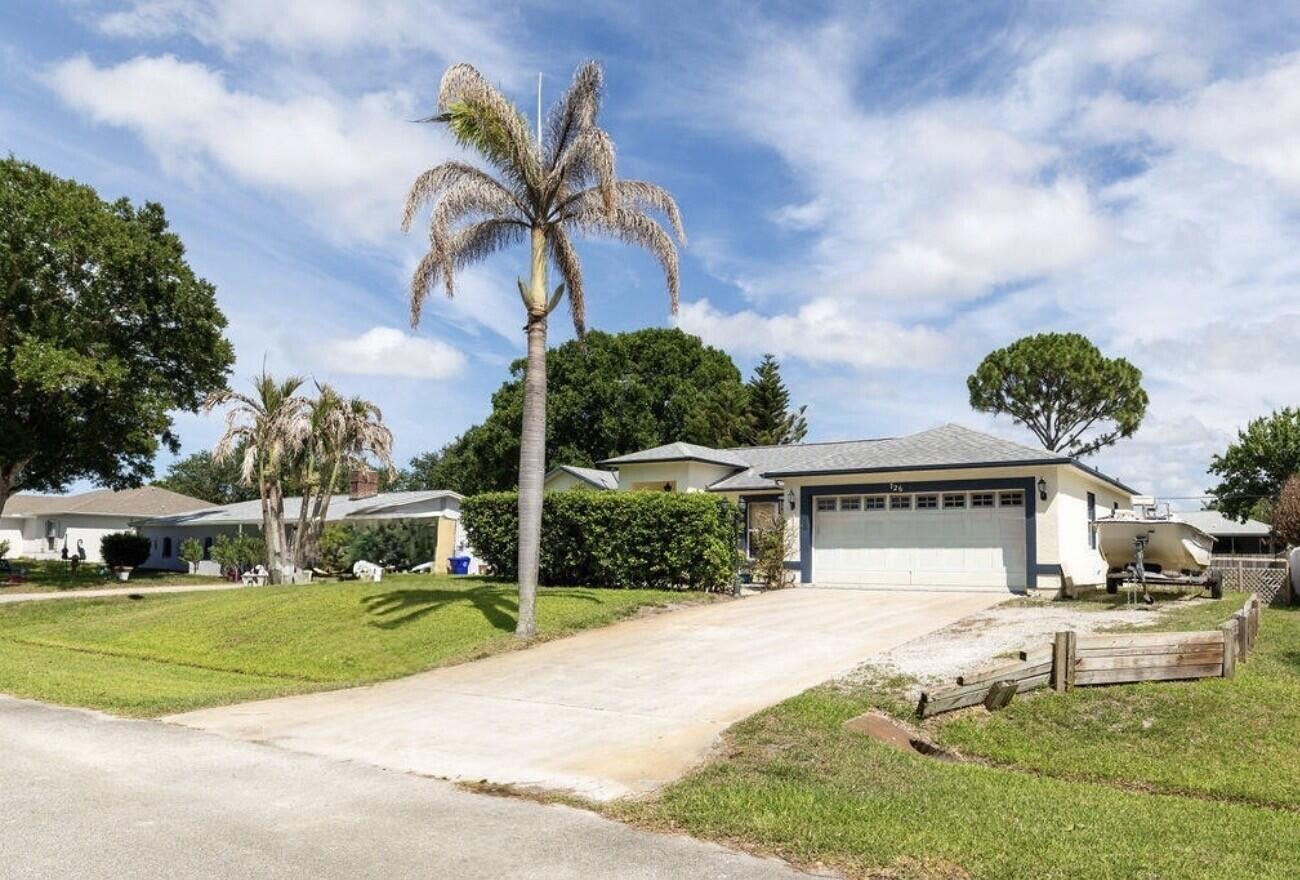 SEBASTIAN HIGHLANDS UNIT 10 - Residential