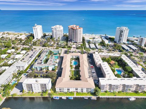 Condominium in Lauderdale By The Sea FL 1461 Ocean Blvd 43.jpg