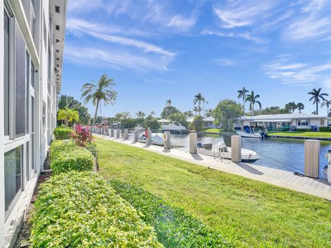 Condominium in Lauderdale By The Sea FL 1461 Ocean Blvd 38.jpg