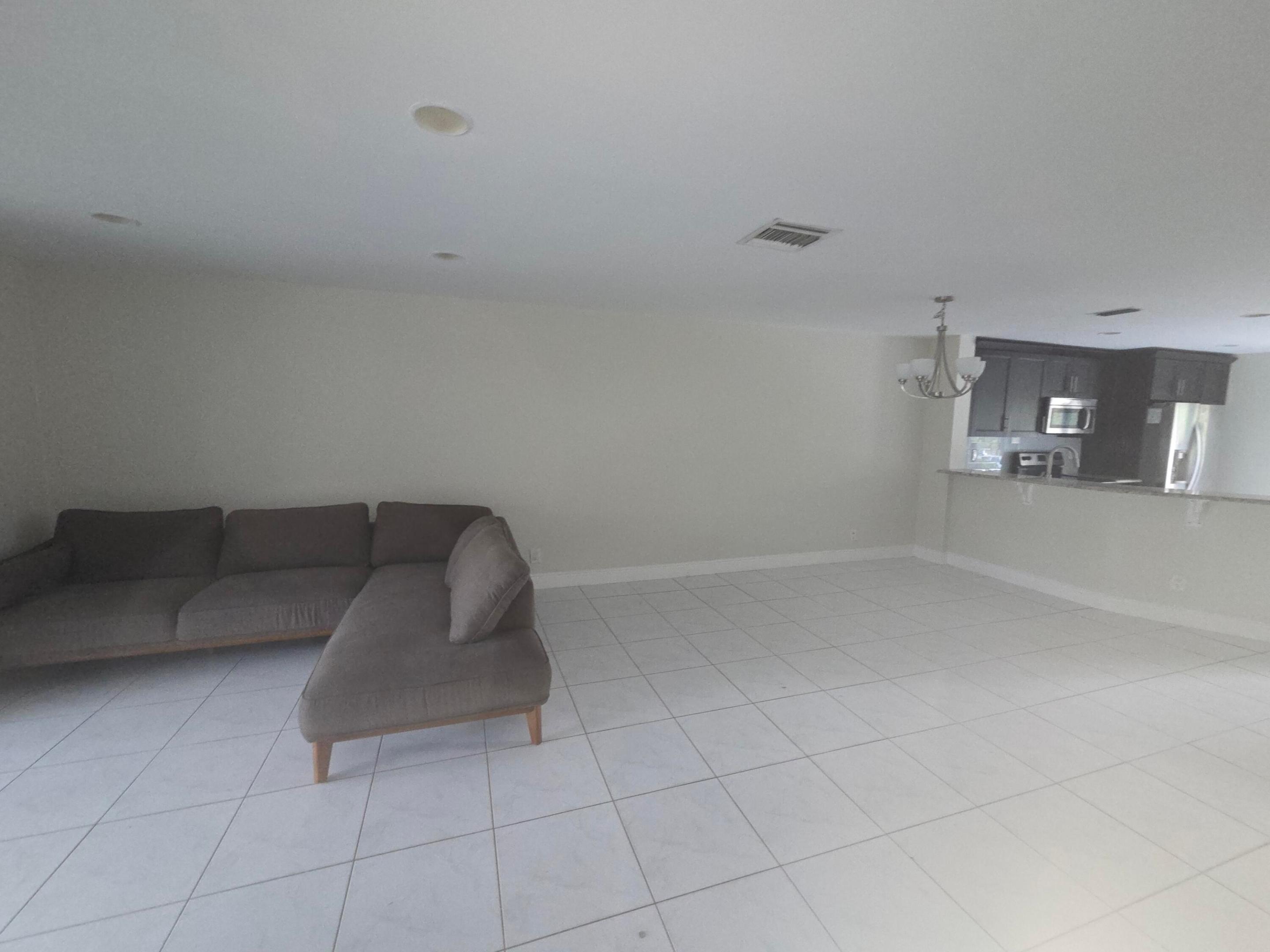 LAGO DEL MAR CONDO - Residential Lease