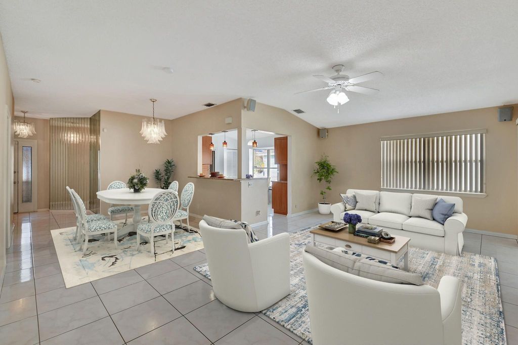 Photo of 19 Bentwater Circle, Boynton Beach, FL 33426 (MLS # F10475373)