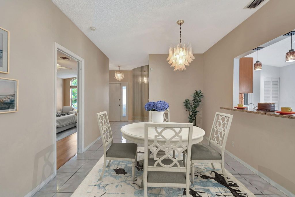 Photo of 19 Bentwater Circle, Boynton Beach, FL 33426 (MLS # F10475373)