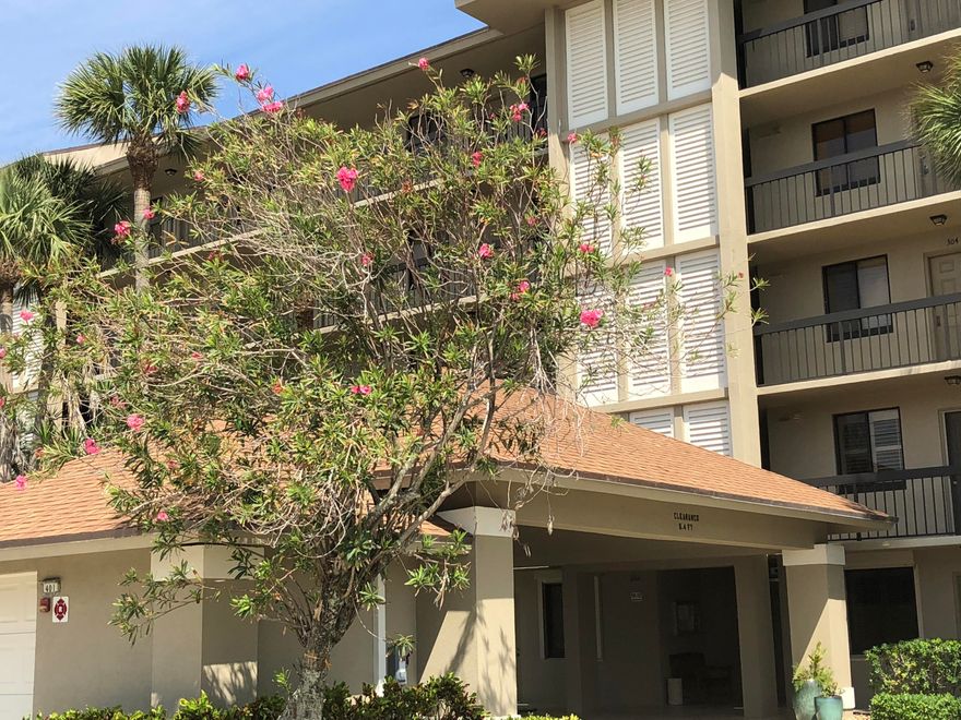 Panoramic Ocean, Pool & Lake Views. Desirable 5th Floor with 2 Private Balconies. Located directly across the street from the beautiful blue waters of Jupiter Beach. Close to all shopping, restaurants, parks, fishing piers and more.