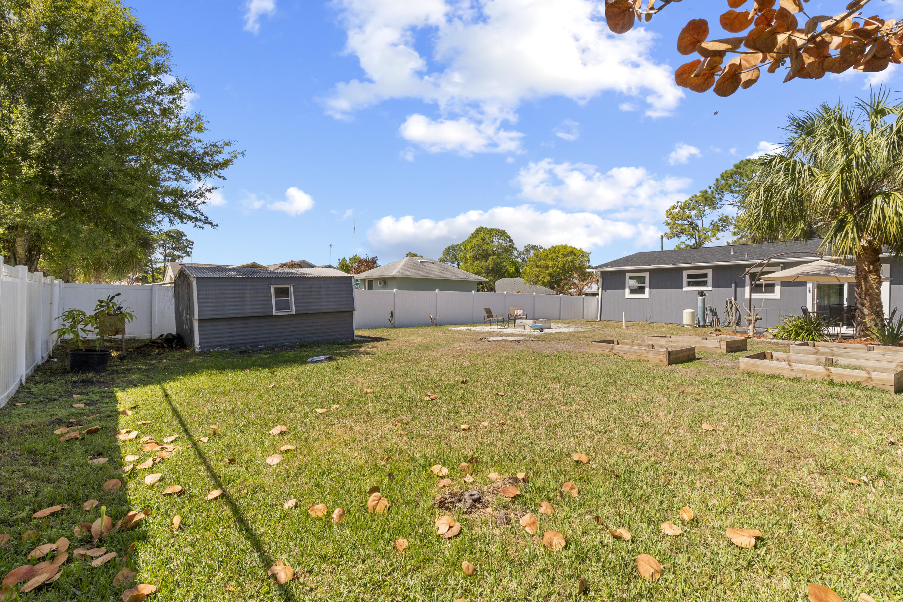 SEBASTIAN HIGHLANDS UNIT 10 - Residential