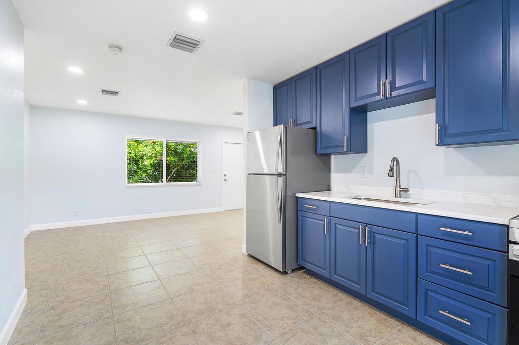 Photo of 222 S Swinton Avenue #B, Delray Beach, FL 33444 (MLS # R11008841)