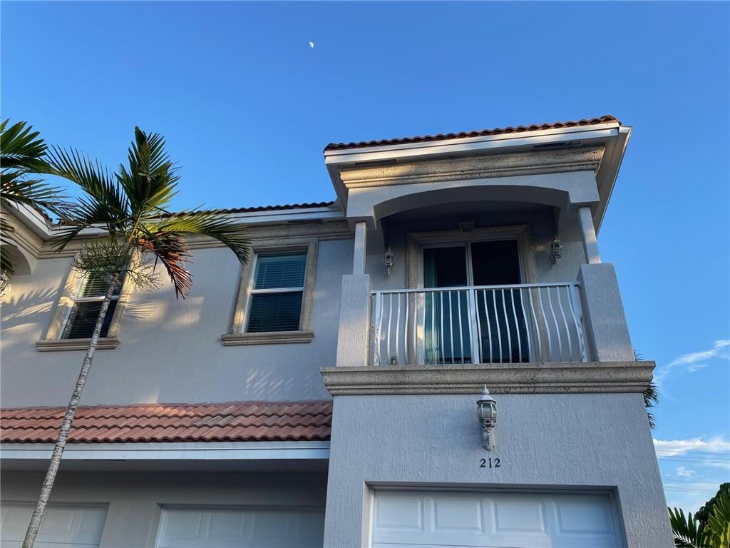 Photo of 212 SW 9th St #212, Fort Lauderdale, FL 33315 (MLS # F10387372)