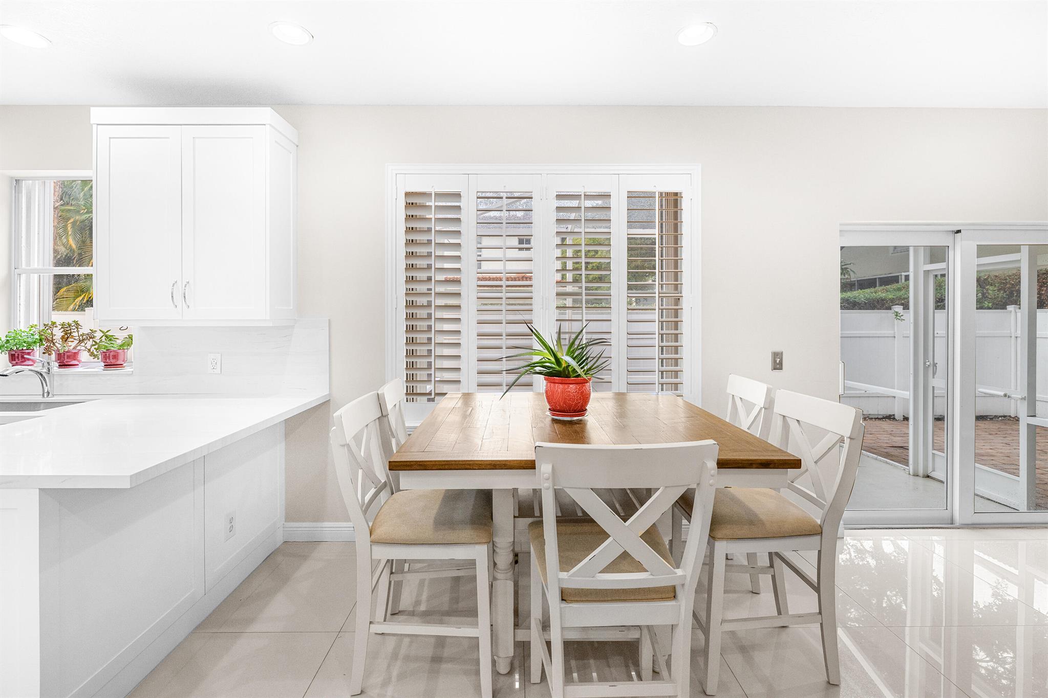 269 Live Oaks Lane, Jupiter, FL, 33458/$439,000 4 269 Live Oaks Lane