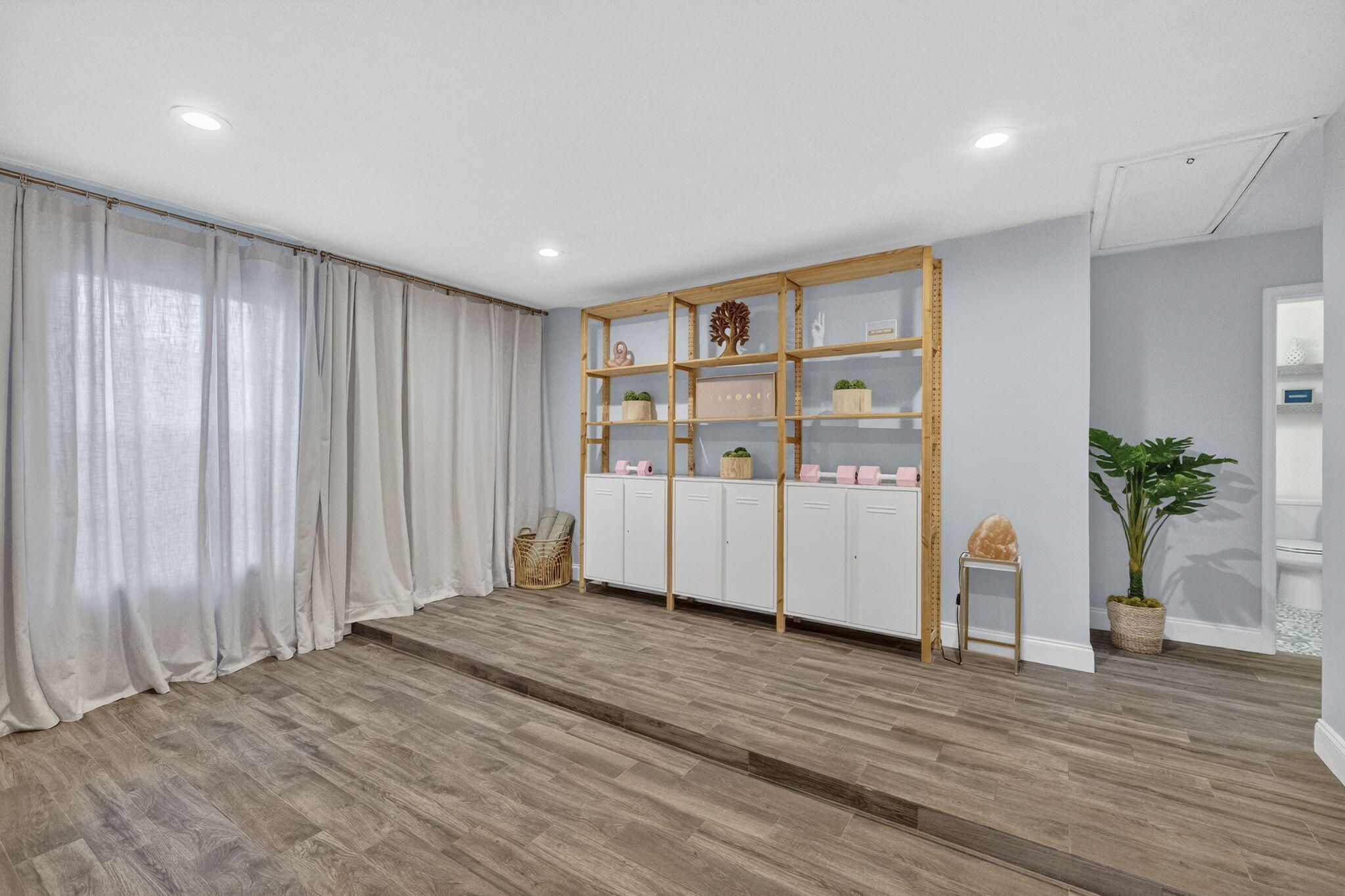 FOREST HILLS - Residential