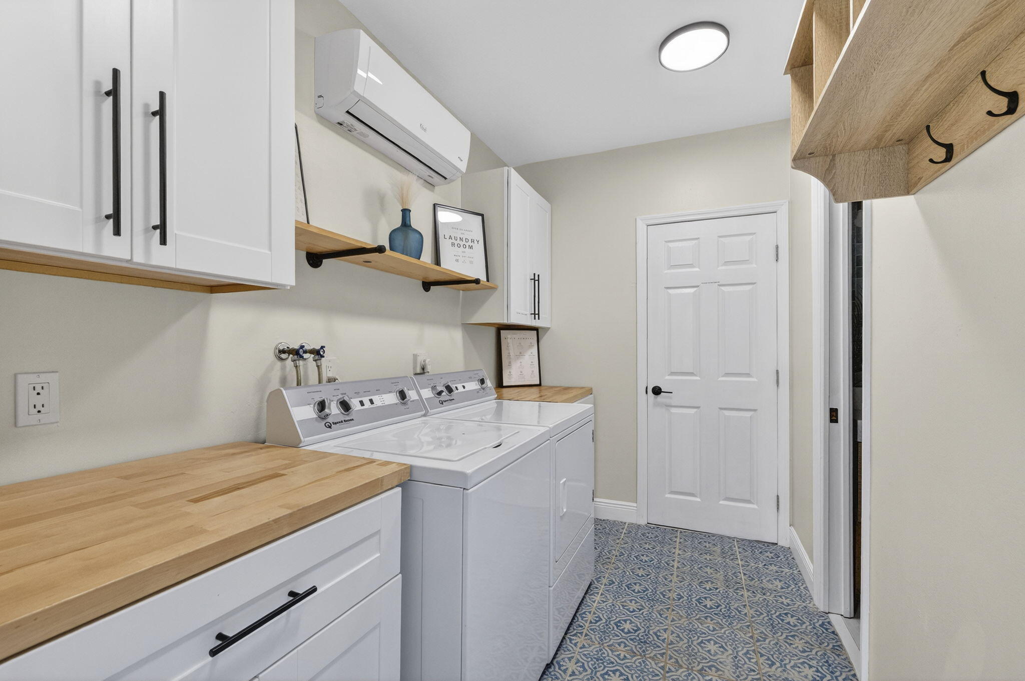 FOREST HILLS - Residential