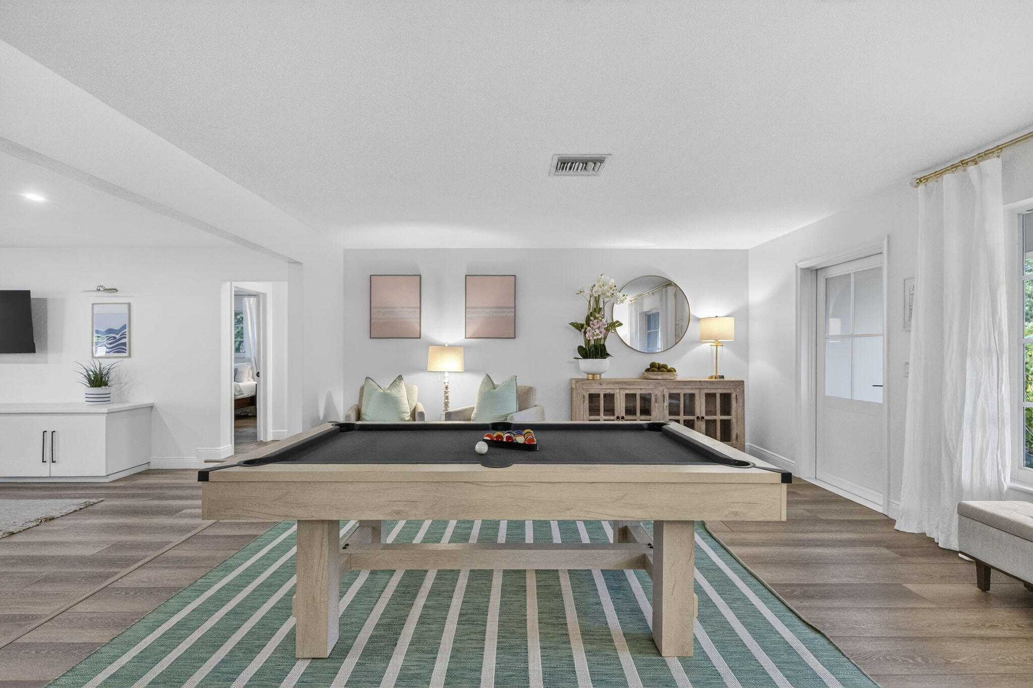 FOREST HILLS - Residential