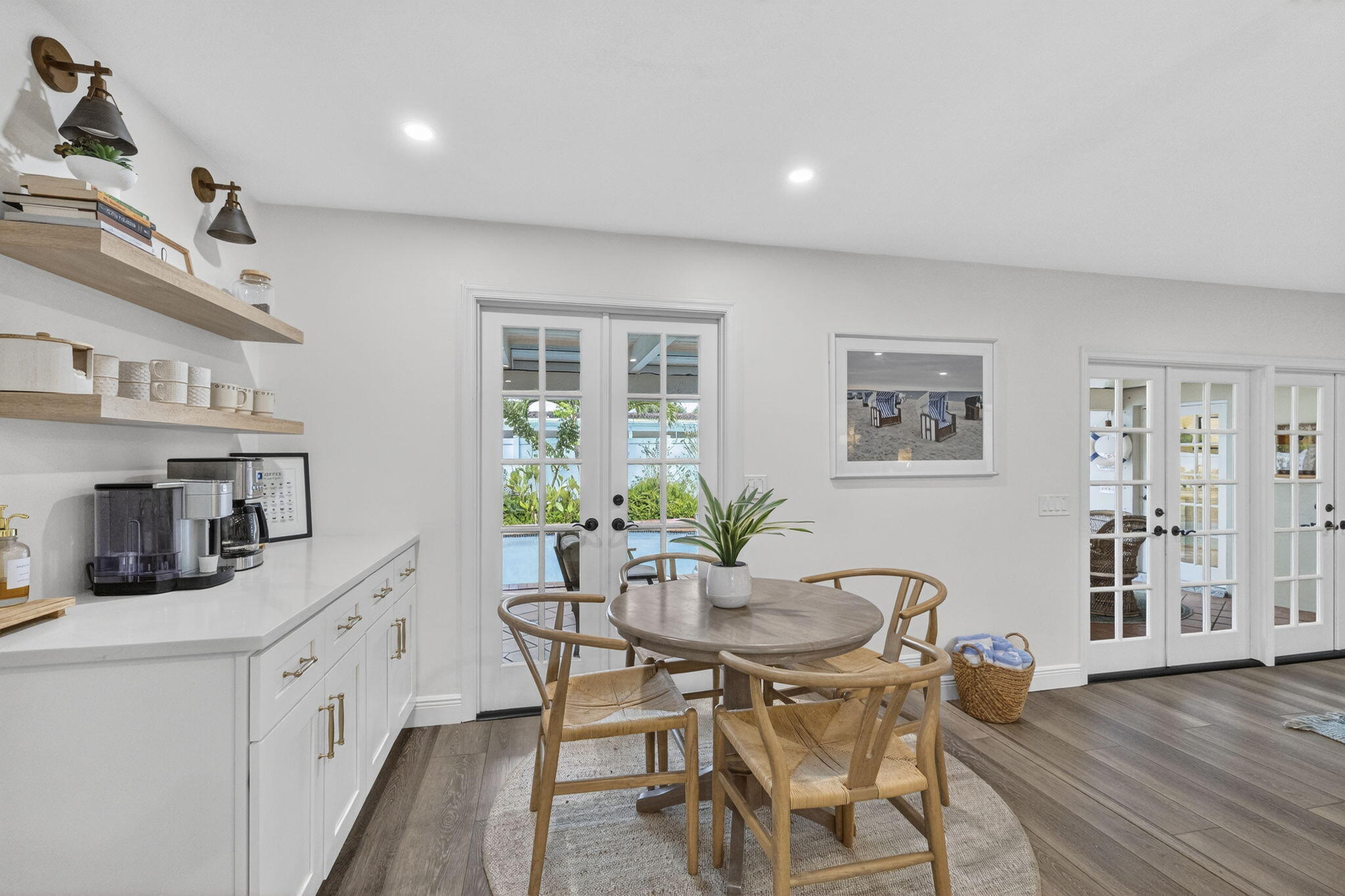 FOREST HILLS - Residential