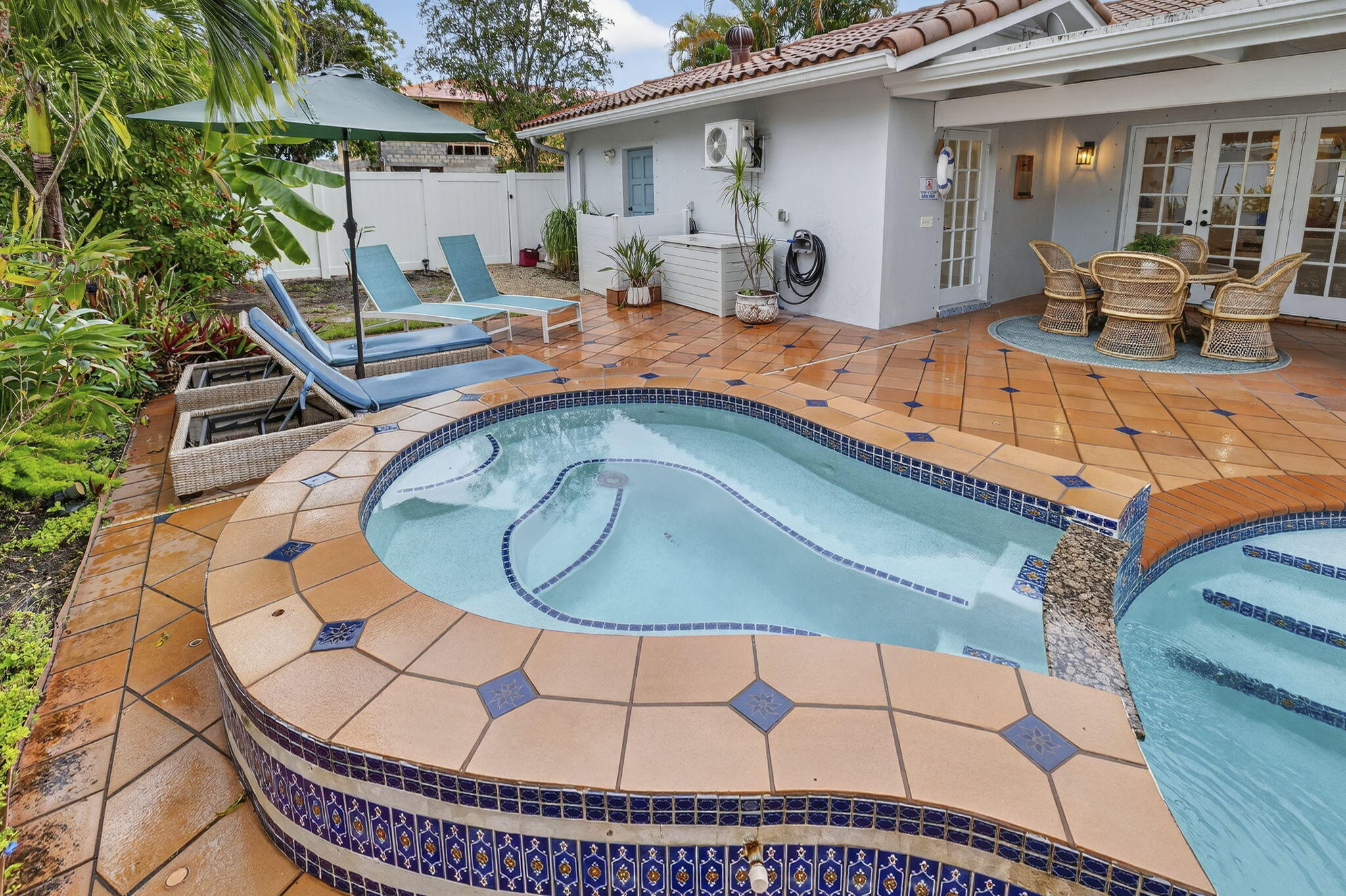 FOREST HILLS - Residential